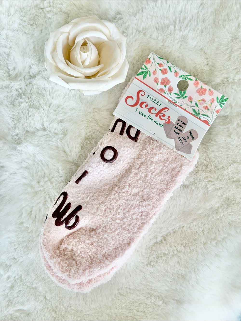 “IF YOU CAN READ THIS MOM IS OFF DUTY” Socks in Light Pink with Printed Soles